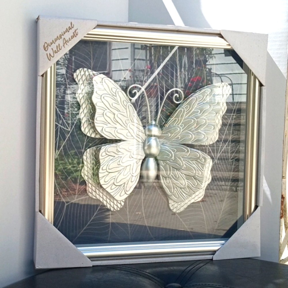 ....Wall Decor....$10..2/14/2024...